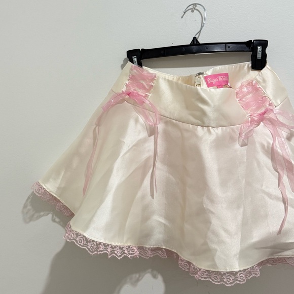 Cream and Pink Satin Lace Skirt - Picture 6 of 7